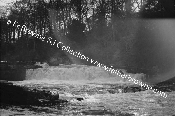 RIVER LIFFEY WEIR AT LEIXLIP (FILTERTEST)